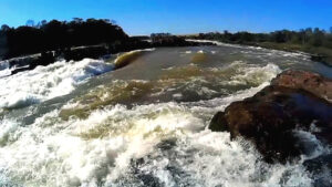 Nível das águas do Rio Piquiri abaixo do normal na região do “Apertado”