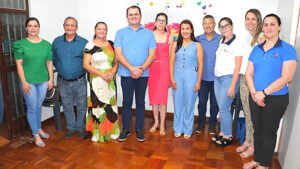 Prefeito em exercício Cloves Angeleli participa de café com famílias acolhedoras