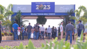 Milhares de visitantes a cada dia, prestigiam o Dia de Campo C. Vale