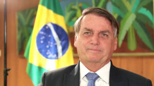 Bolsonaro busca visto para mais tempo em solo americano