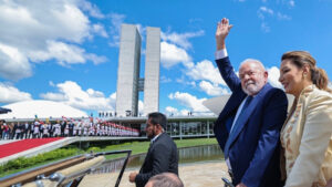 1ª segunda-feira de 2023 e Lula é novamente o presidente do Brasil