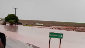 Chuva volta a causar alagamentos em Assis Chateaubriand (Vídeos e fotos)