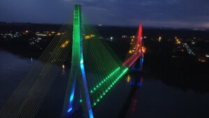 Espetáculo de iluminação cênica marca o fim dos trabalhos na Ponte da Integração Brasil-Paraguai