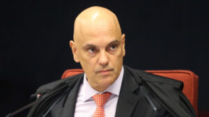 Em resposta a morte de preso de 8 de janeiro, oposição coleta assinaturas para pedir impeachment de Moraes