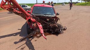 Forte colisão entre dois veículos na PR-182 em Toledo deixa duas pessoas feridas