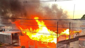 Pode ter sido um familiar que causou incêndio criminoso que destruiu casa de idoso de 90 anos no Paraná