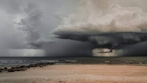 Dia de Natal pode ter ciclone com ventos acima de 70 km/h e chuva de granizo no Sul do País