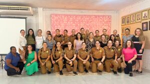 No mês da mulher, com a presença de policiais militares femininas do 31º BPM, ‘Chá das Rosas’ é realizado em Tupãssi