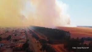 Filme de terror: Incêndio que deixou Campo Novo do Parecis tomado por fumaça é controlado (Vídeo)