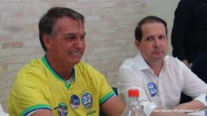 Gritos de “Mito”, lágrimas e emoção: Bolsonaro visita Assis Chateaubriand e prestígio de Marcel Micheletto só aumenta (Vídeo)