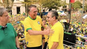 Manifestantes lotam a Avenida Paulista e pedem impeachment de Moraes (Vídeos)