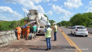 DER-PR realiza reparos na ponte sobre o Rio Piquiri na PR-486 (Vídeo/Fotos)