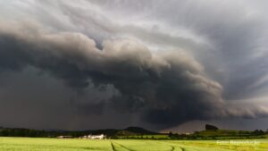 Ciclone pode atingir o Sul do país e trazer tempestades para o Paraná, Santa Catarina e Rio Grande do Sul