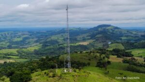 Com instalação de 100 novas torres, Paraná avança com conectividade em áreas rurais