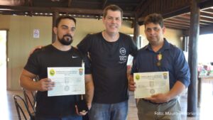 Comandante do 31º BPM entrega medalhas e moedas comemorativas a militares e colaboradores da Unidade (Vídeo)